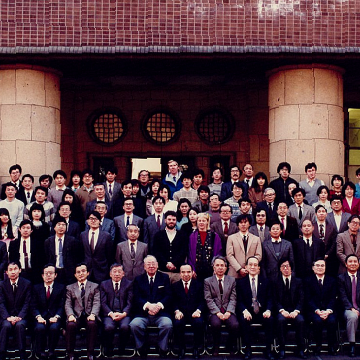 1989年の教職員集合写真